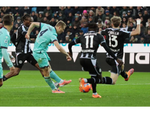 Boloňa s Vitíkem mezi náhradníky porazila v italské lize Udine 3:0