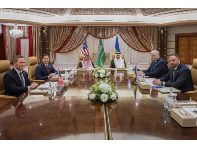 V Ženevě se ráno uskutečnily koordinační schůzky před jednáním o Ukrajině