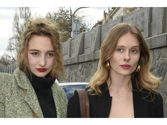 Válka Prachařové s dcerou Jirešové. Důvodem sváru je Tomas Sean Pšenička