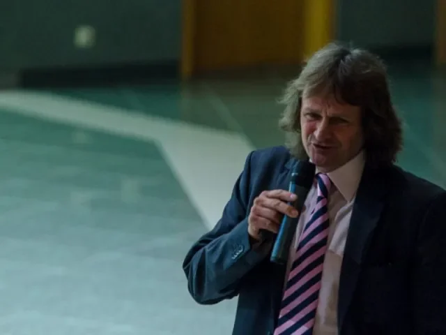 VŠE bude volit rektora. V klíčovém souboji kandidují Dvořák a Ševčík