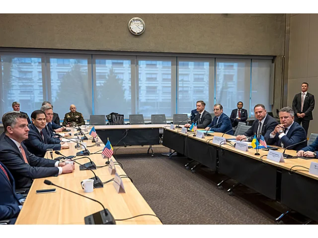 Američané s mírovým plánem dotírali na Ukrajince v Ženevě, i tak z něho zbylo málo