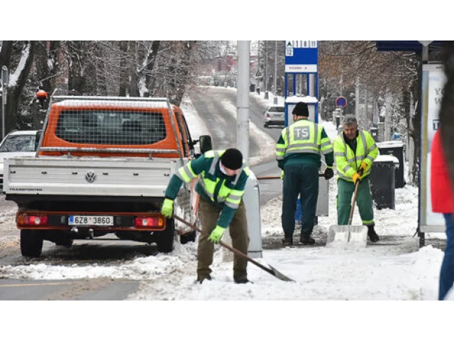 Meteorologové vydali výstrahu, místy napadne až 25 centimetrů sněhu. Upřesnili, kde bude situace nejhorší
