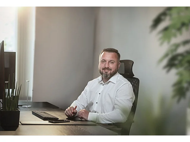 Člověk v tísni poškozuje nebankovní sektor, tvrdí FlexiFin a podává předžalobní výzvu