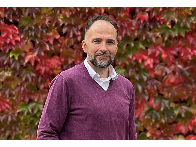 Zbyla vám stovka? Investujte ji. Odborník radí, jaké možnosti můžete využít