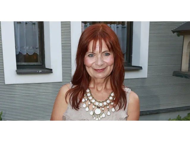 Ljuba Krbová propadla kouzlu Asie. Vybudovala si japonskou zahradu, která je vlastně další místností jejího domova