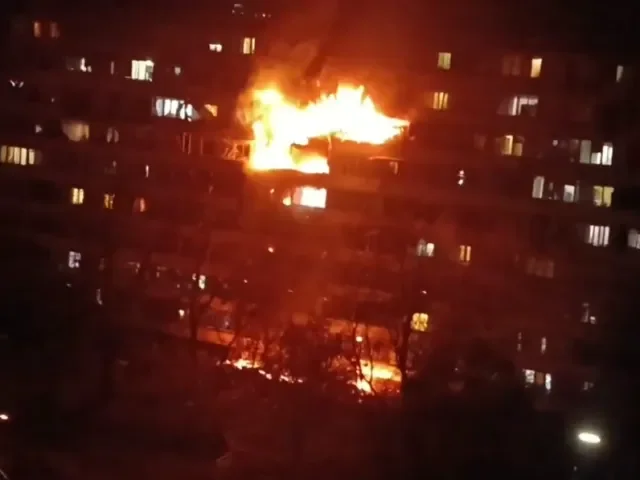 Kyjev čelil mohutnému útoku. V několika výškových budovách vypukly požáry