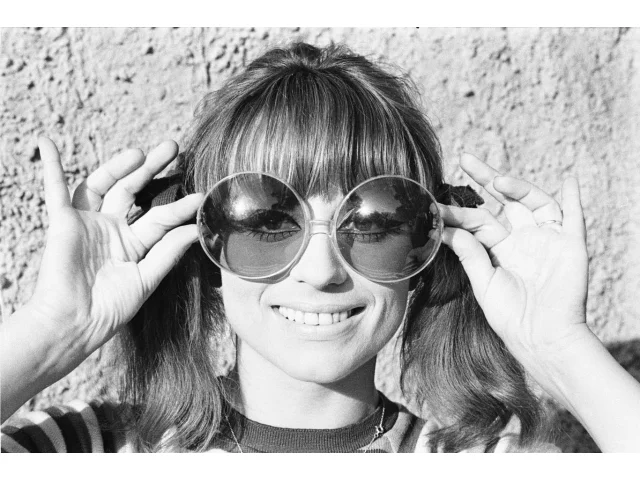 Retro móda ČSSR frčí v Hollywoodu! Americká hvězda šokovala Čechy, když sdílela tento klip Nadi Urbánkové