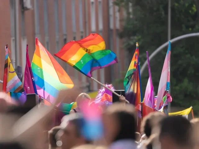 „EU nám tohle vnucovat nebude,“ prohlásil polský ministr poté, co Soud EU přikázal Polsku uznat stejnopohlavní manželství