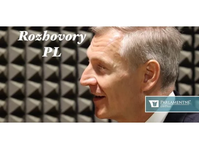 Senátor Hraba: Předseda TOP 09 nemá rád demokracii, tleská nařizování shora