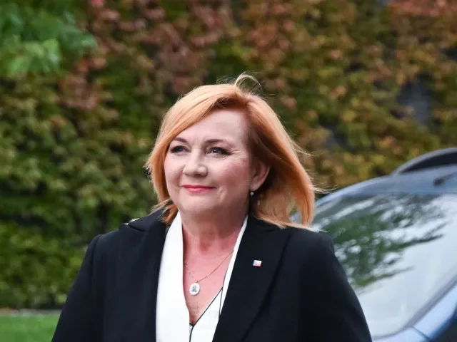 Sněmovna propírá rozpočet. „Jeho návrh je fiktivní dokument,“ říká Schillerová