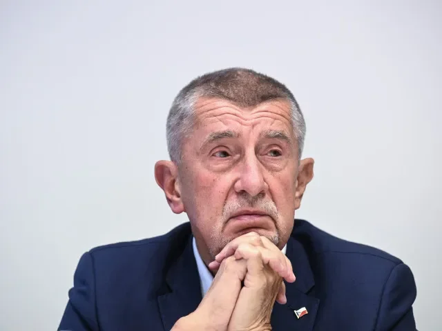 „Prolhaná média.“ Babiš se obhajuje ve sněmovně, skáče od jednoho k druhému
