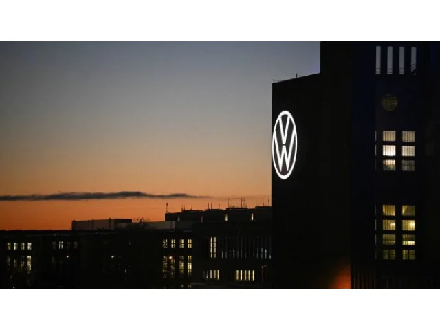 Nová strategie, která má zachránit odbyt Volkswagenu. Jak to může ohrozit plány a čísla české Škody Auto?