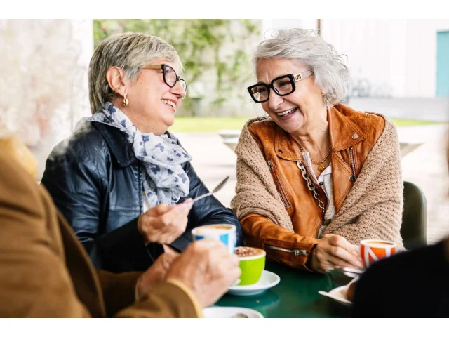 Kolik byste měli mít naspořeno ve 40, 50 a 60 letech, abyste v důchodu žili důstojně? Zde je částka
