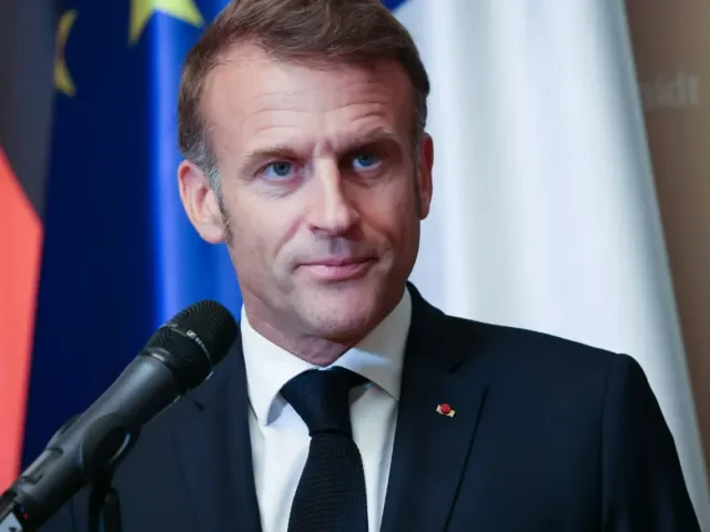 Francie zavede dobrovolnou vojenskou službu, oznámil Macron