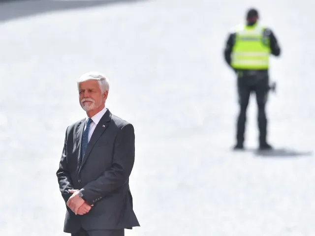 Pavel zahájí konzultace s kandidáty na ministry. Na Hrad nejprve jde Plaga, Vojtěch a Tejc