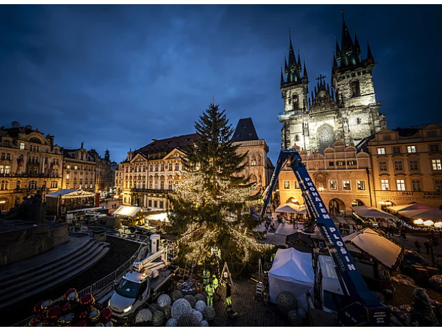 Policie během adventu posiluje dohled. Do ulic nasadí hlídky s dlouhými zbraněmi