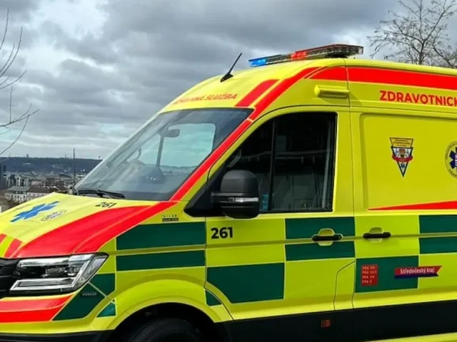 Na veletrhu škol zasahovali záchranáři. Děti kolabovaly kvůli tlačenici