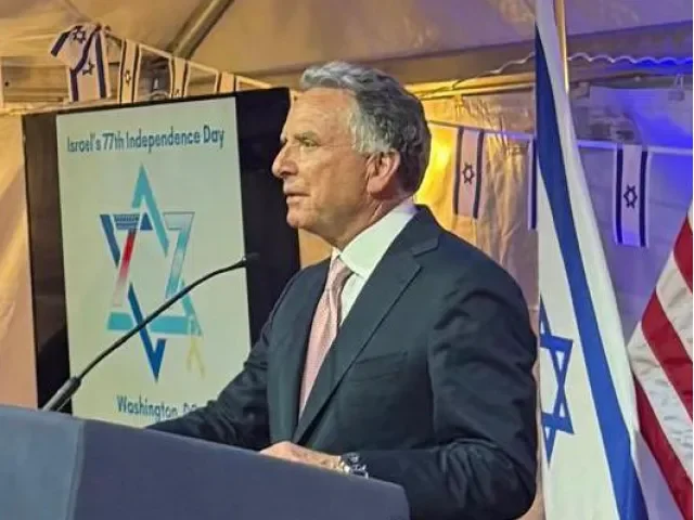 Witkoff a Kushner údajně předloží Putinovi návrh amerického uznání Krymu a Donbasu za ruská území