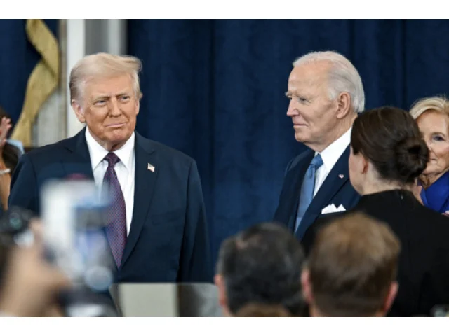 Trump uvedl, že ruší příkazy Bidena podepsané automatickým perem