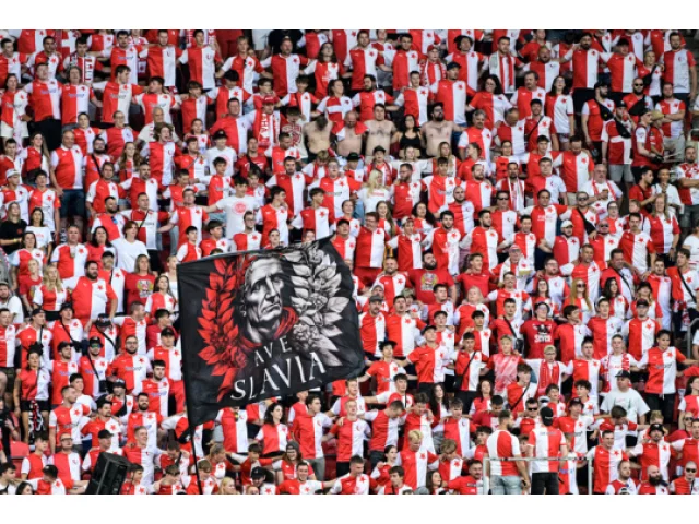 Vedoucí Slavia přivítá ve fotbalové lize Slovácko, Sparta bude hostit Pardubice