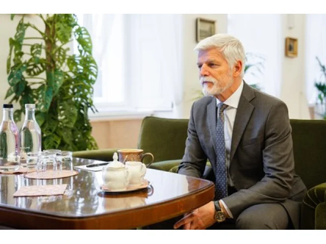 Vojtěch dorazil na Hrad. Prozradil, co chce prezidentovi říct