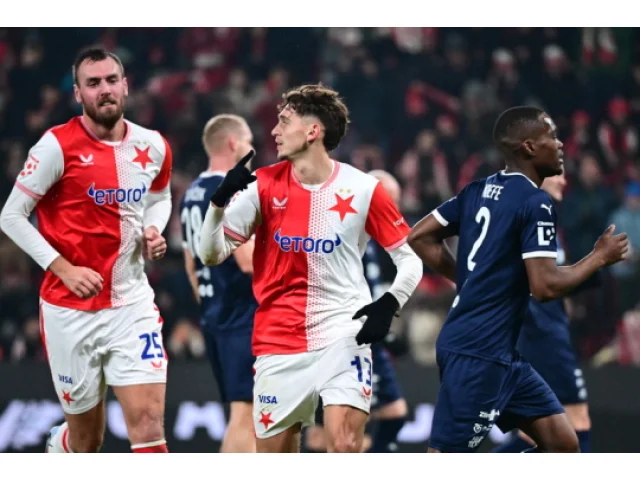 Lídr fotbalové ligy Slavia porazila doma 3:0 Slovácko, dvakrát se trefil Chytil