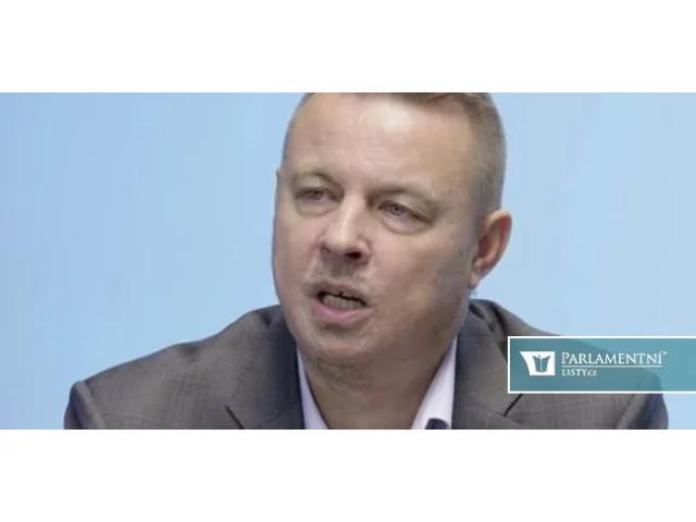 Jindřich Rajchl: „Z Ukrajiny šlo 14 milionů eur Fialově kampeličce.“