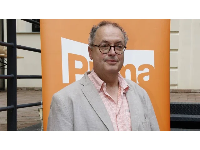 Vánoce se blíží. Víte, že tatínek z reklamy se dvakrát oženil s jednou ženou?