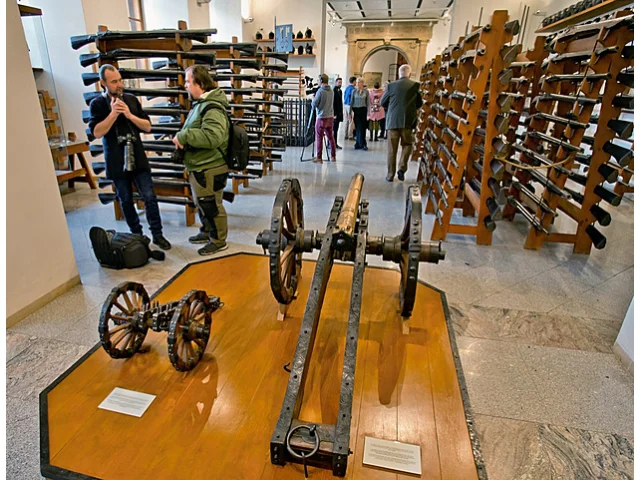 Unikátní zbrojnice v Plzni  je znovu otevřená, sbírka je evropskou raritou