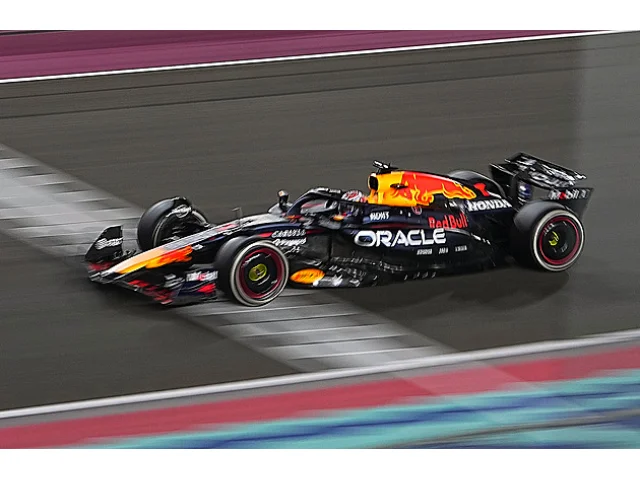 V Kataru vyhrál Verstappen před Piastrim, o titulu F1 rozhodne poslední závod