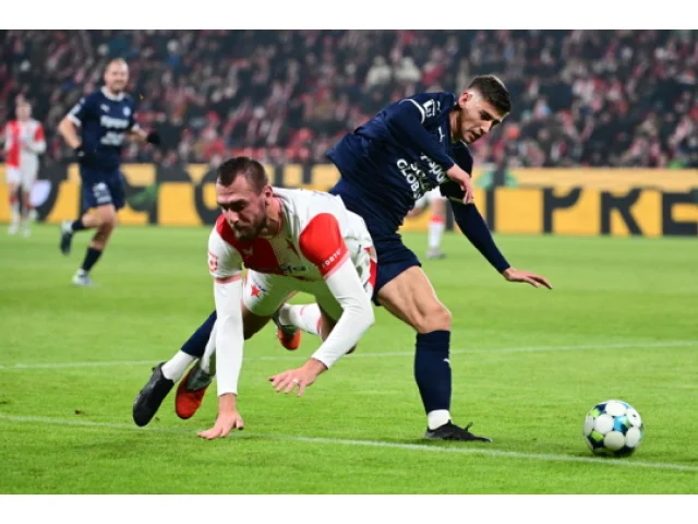 Komise rozhodčích: Slavia neměla kopat penaltu, Ryneš měl být vyloučen