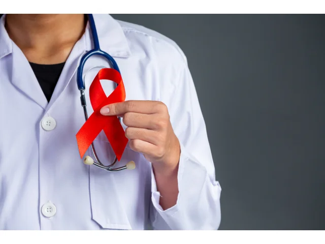 Stovky Čechů netuší, že žijí s HIV. Jak výskyt nemoci ovlivnila válka na Ukrajině?