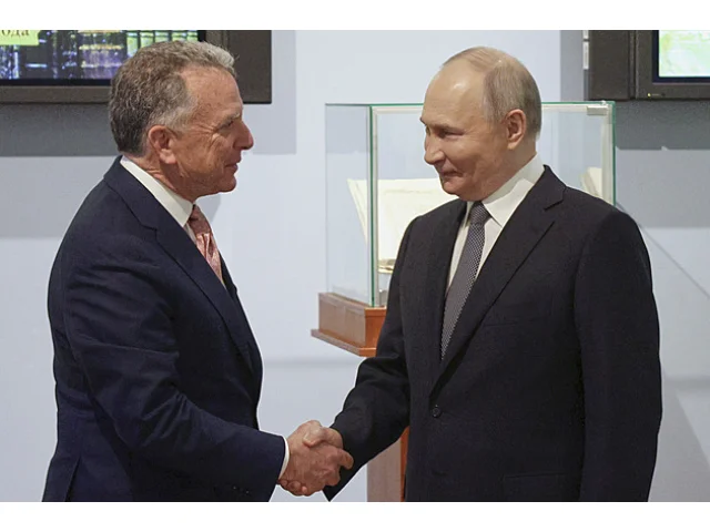 Witkoff dorazil do Kremlu na jednání s Putinem. Předtím se prošel po Moskvě