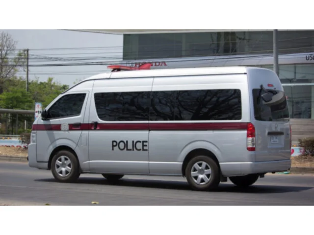 Zloděj chtěl ženě ukrást kabelku. Ta mu dala tvrdou lekci MMA, i když ho sama nikdy netrénovala