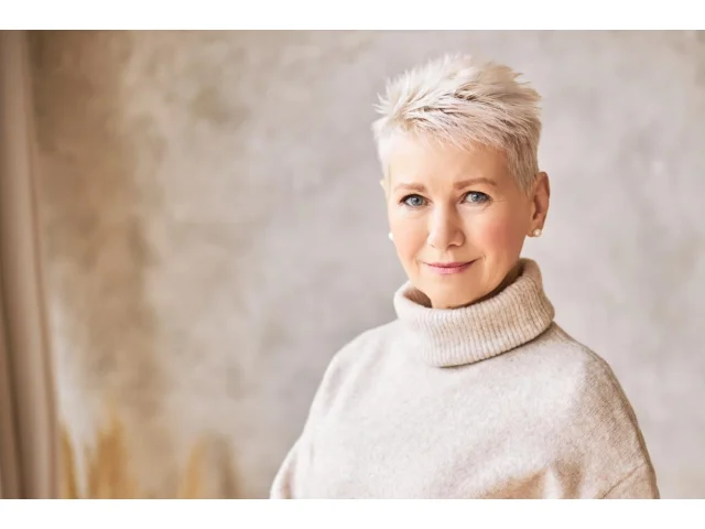 Krátké účesy, které uberou až 10 kg. Trend, který si zamilovaly české ženy 50+