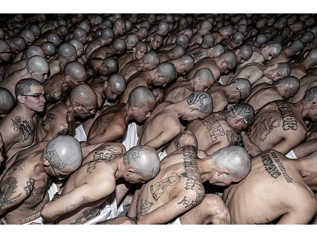 Poraď s věznicemi, budeme jich mít hodně, prosí nová hlava Bolívie vůdce Salvadoru