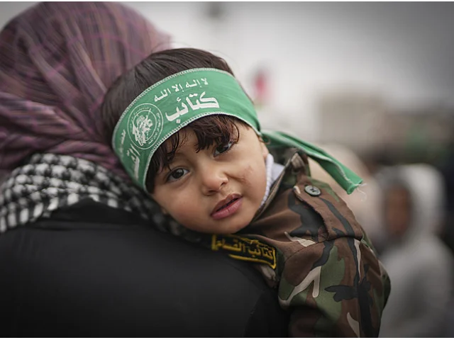 Propouštění izraelských rukojmích začne v pondělí dopoledne, řekl zástupce Hamásu