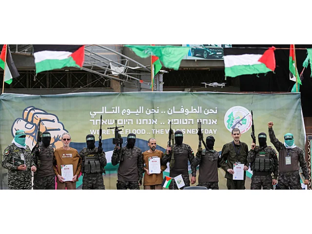 Podvyživení a v péči lékařů. Hamás propustil tři izraelské rukojmí