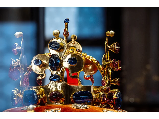 Vyzvedli korunovační klenoty, ale jeden z důležitých klíčníků nečekaně chyběl