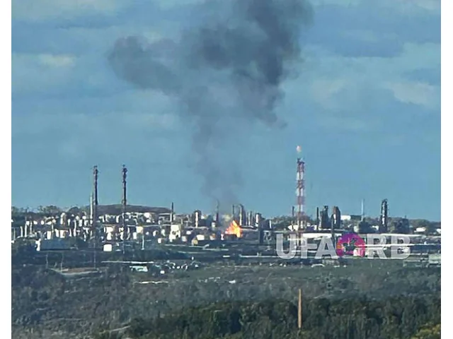 Jedna zničená rafinerie za druhou. Ukrajinci udeřili až v dalekém Baškirsku