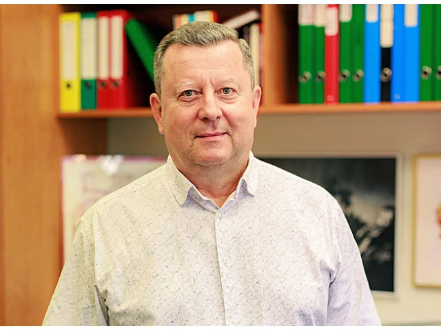 Neúspěšný ministr kultury Staněk míří do europarlamentu, bude brát přes 400 tisíc