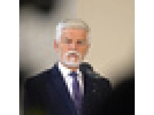 Živě: Pavel přijme šéfy stran k úvodním povolebním konzultacím