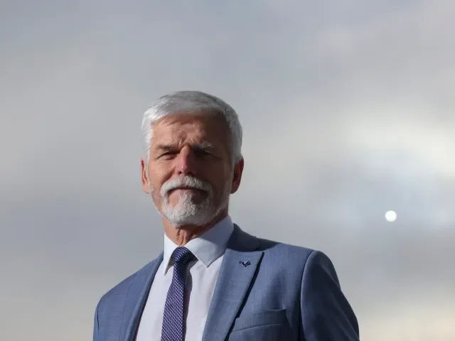 Hrad vrazil vládě dýku do zad. Divil bych se, že o tom nevěděl. Prezident zpochybnil Stanjurovu verzi o bitcoinech