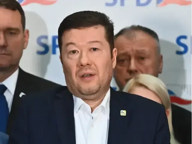 „Ať si jdou, kam chtějí“. Okamura chce zásadní revizi všech povolení k pobytu Ukrajinců v ČR