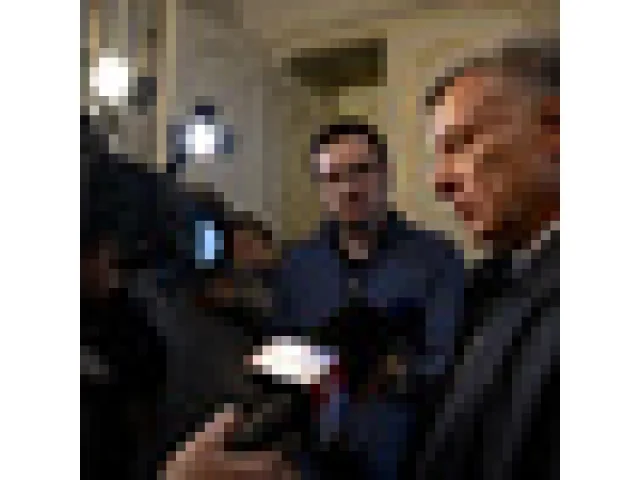 Blažek: Přijmout bitcoiny od odsouzeného muže nebyla chyba