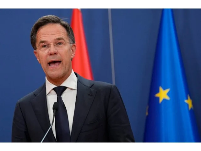 Na obranu musí země NATO připlatit, řekl v Bratislavě šéf Aliance Rutte