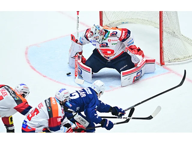 ONLINE: Pardubice - Kometa 0:0. Vyrovnaný boj, šance hostů likviduje Will