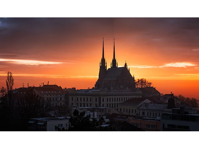 Město Brno hlasovalo jinak než okres Brno-venkov. I účast se výrazně lišila