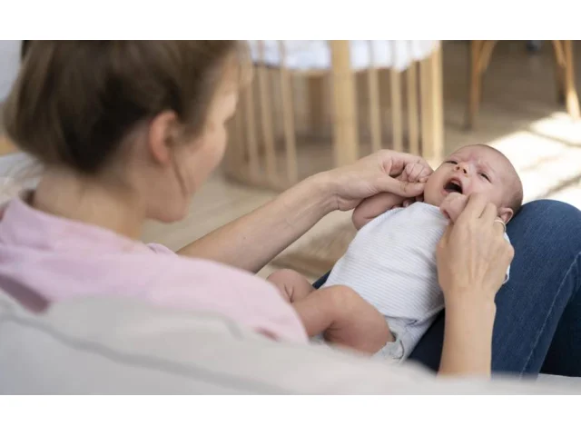 Žádanky o domácí péči porodní asistentky mají rodičky automaticky