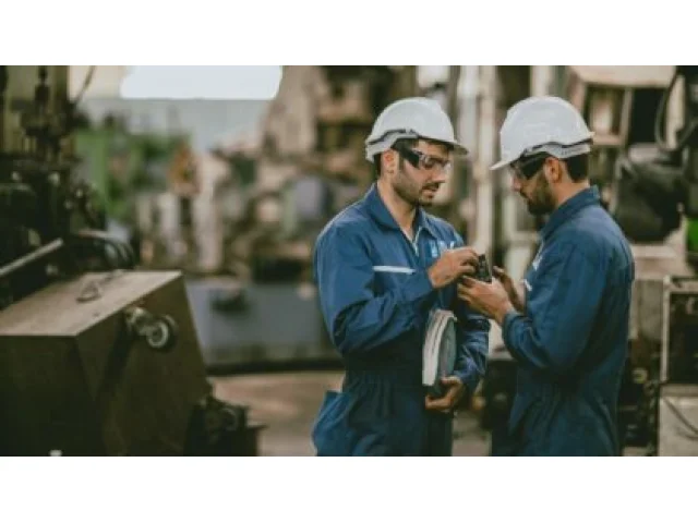 Ceny průmyslových výrobců se znovu meziročně snížily